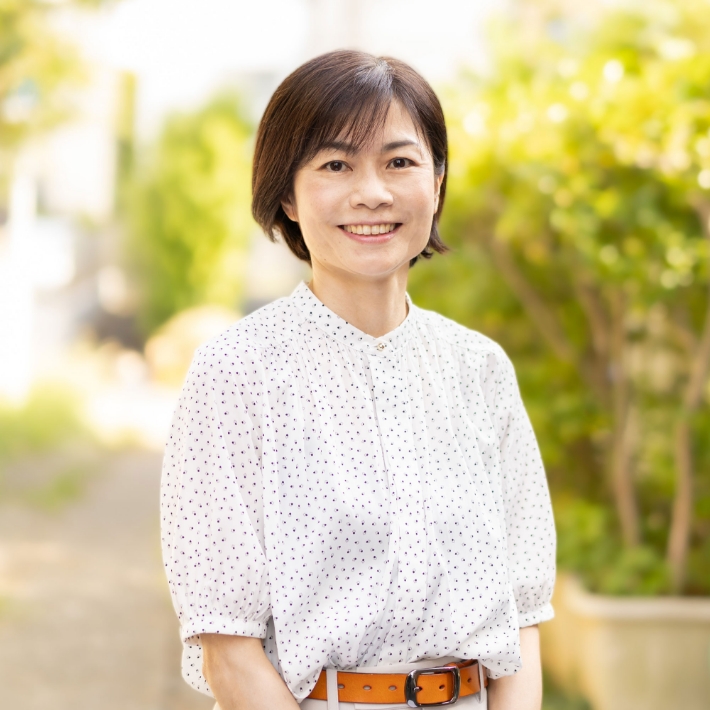 採用担当女性写真